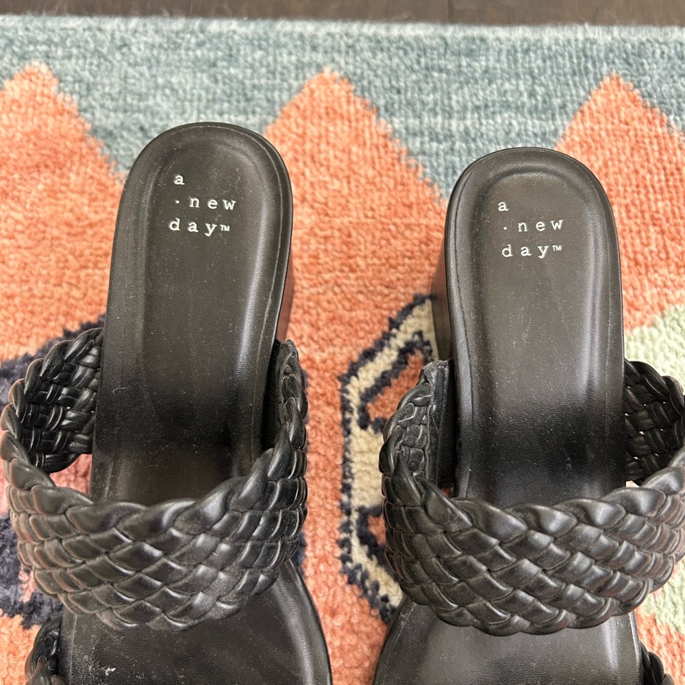 a new day Black Braided Strap Sandals size 8.5 - Picture 2 of 5